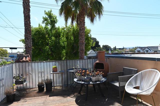 700 Howard Avenue, Burlingame CA: https://media.crmls.org/mediaz/02caaa48-f4ca-419d-a413-a4ad5e72d93f.jpg