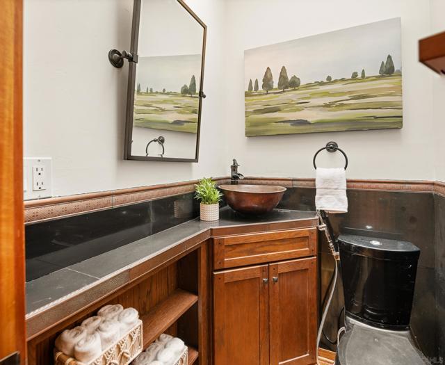 4605 4607 Terrace Dr, San Diego CA: https://media.crmls.org/mediaz/02cb28d2-0d11-4200-bf42-9ba2e302c71c.jpg