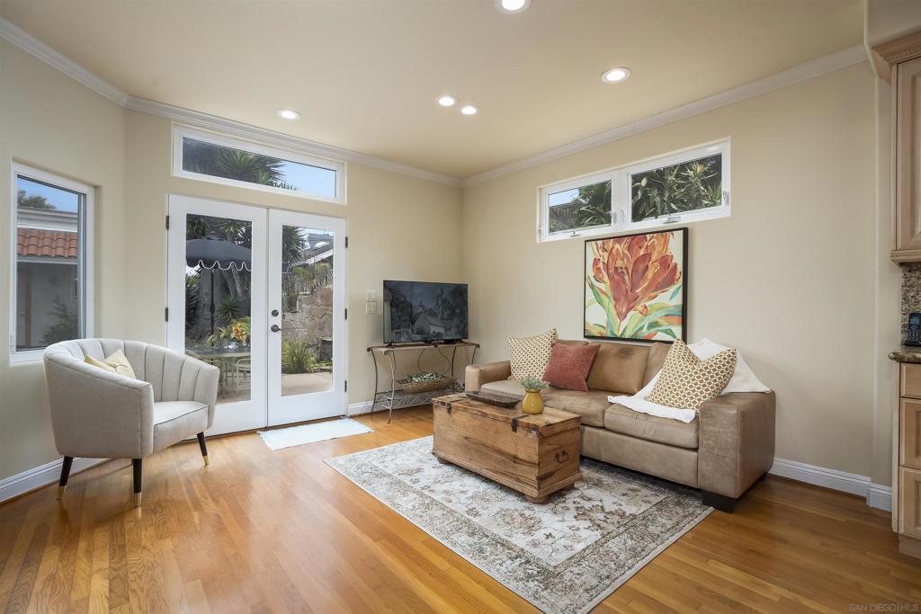 4330 Niagara Avenue - photo 10