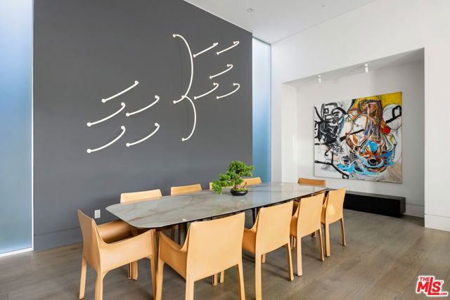 1410 Georgina Avenue, Santa Monica CA: https://media.crmls.org/mediaz/02cc416b-cf2b-44a9-9299-b16b402204ff.jpg