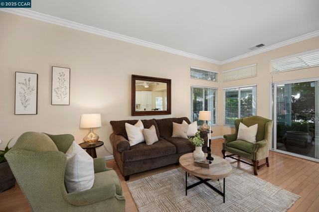 95 Goldspur Way, Brentwood CA: https://media.crmls.org/mediaz/02cc9358-7c08-4bcc-9d9b-41f4a0d1df1e.jpg