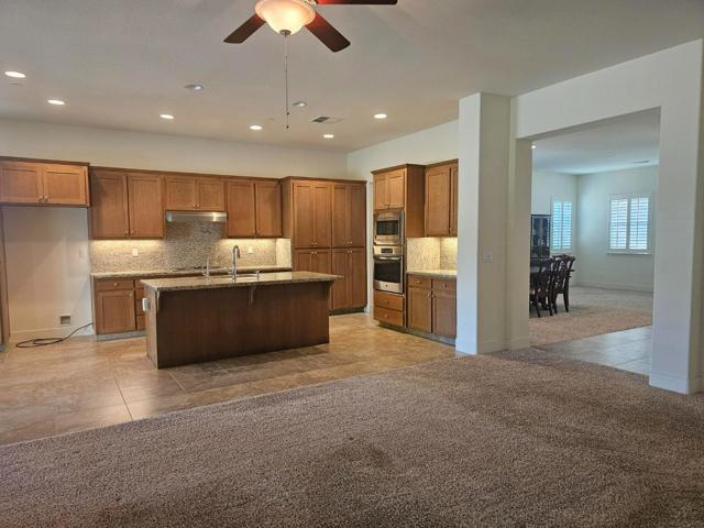 1703 Cobblefield Lane, Los Banos CA: https://media.crmls.org/mediaz/02ccb513-dbf6-46e8-a886-da77a531f498.jpg