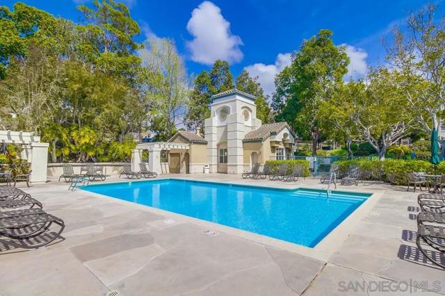 3534 Caminito El Rincon, San Diego CA: https://media.crmls.org/mediaz/02cd4d99-e527-4521-befa-742bc8996f25.jpg