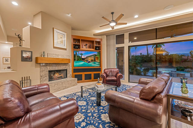 12 Boulder Lane, Rancho Mirage CA: https://media.crmls.org/mediaz/02cd8050-871a-4fa5-b90f-e6712ea4faa1.jpg