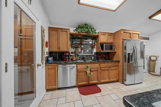 2410 Mount Elena Way, Jamul CA: https://media.crmls.org/mediaz/02cd9b4e-4583-418e-a626-bf44cc193d2e.jpg