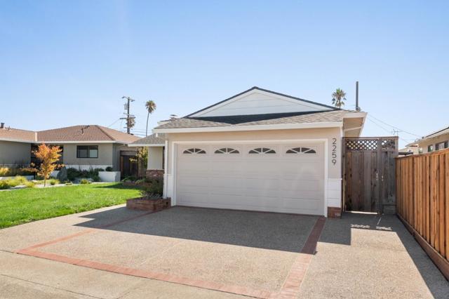 2259 Springfield Way, San Mateo CA: https://media.crmls.org/mediaz/02ce1704-cfea-41d0-8566-8524f583d58c.jpg