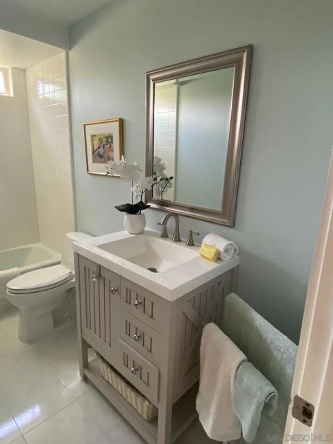 359 W Glenwood Ave, Fullerton CA: https://media.crmls.org/mediaz/02ce3471-4f94-4bbf-8ec0-9ed5bfa93b56.jpg