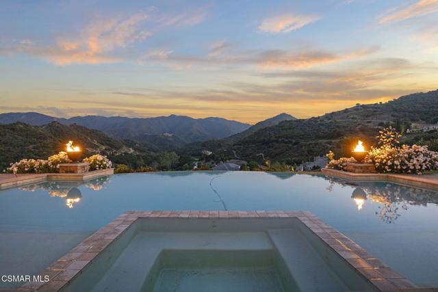 82 Queens Garden Drive, Thousand Oaks CA: https://media.crmls.org/mediaz/02ced8c2-1fd7-4253-ae80-abdeb2beaa0e.jpg