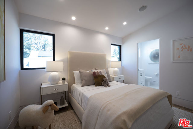 Image 31 of 44 For 3848 Vantage Avenue