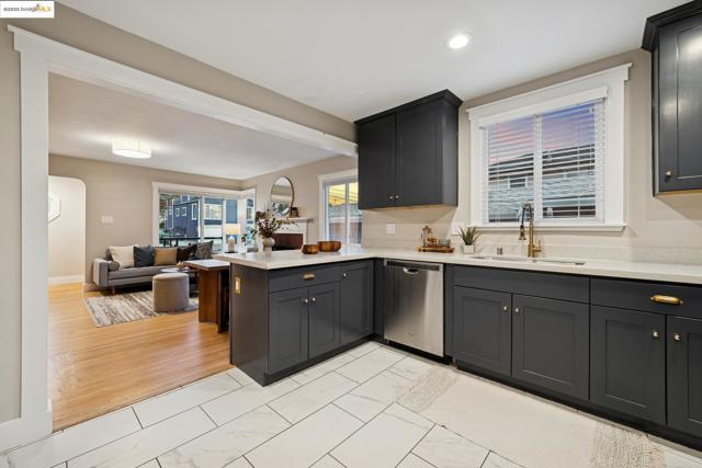 1417 Richmond St, El Cerrito CA: https://media.crmls.org/mediaz/02cf8af8-878b-4f19-aab3-8a68c4a99926.jpg