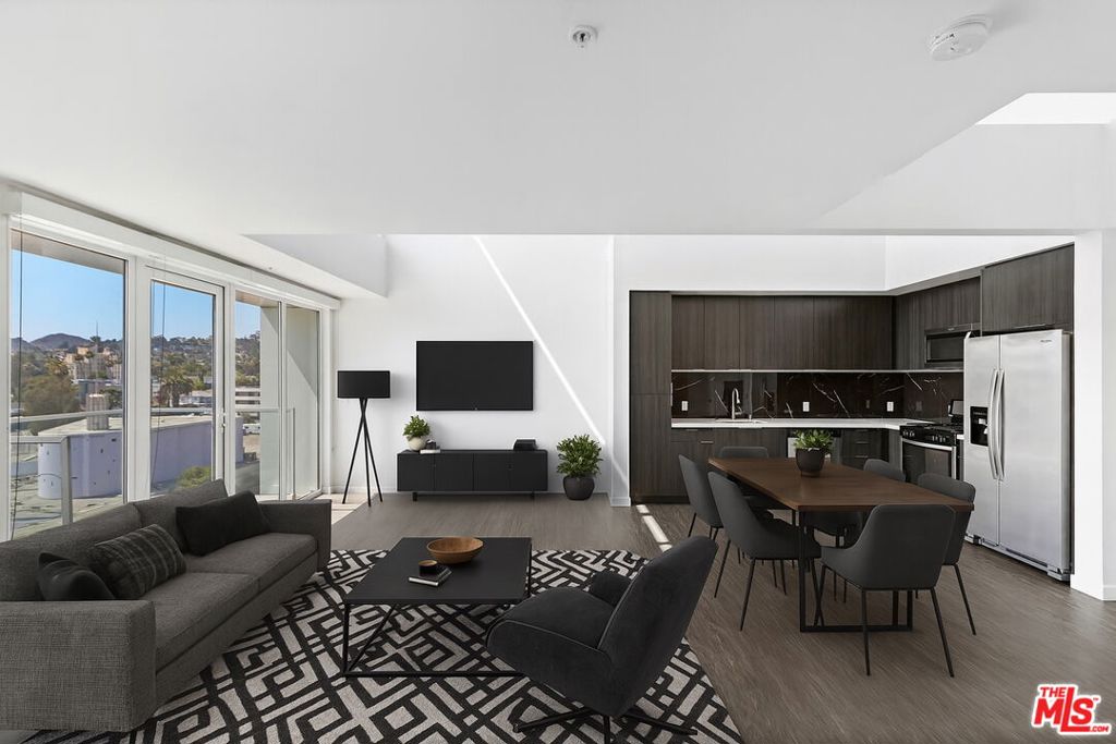 5750 E Hollywood Boulevard #705