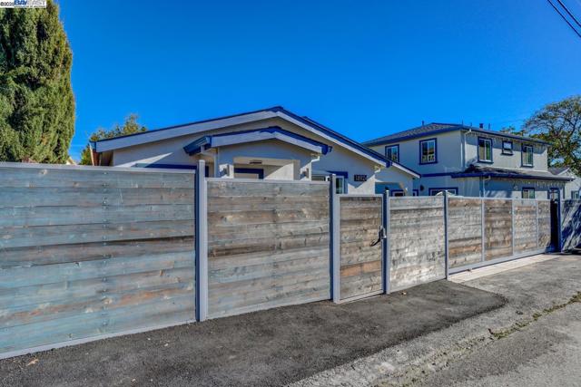 3254 Keith Ave, Castro Valley CA: https://media.crmls.org/mediaz/02cfe80a-2aba-4726-8522-83d8d75ca7d6.jpg