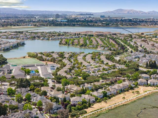 910 Governors Bay Drive, Redwood City CA: https://media.crmls.org/mediaz/02d02839-9553-45ef-85dc-20b39d0499b8.jpg