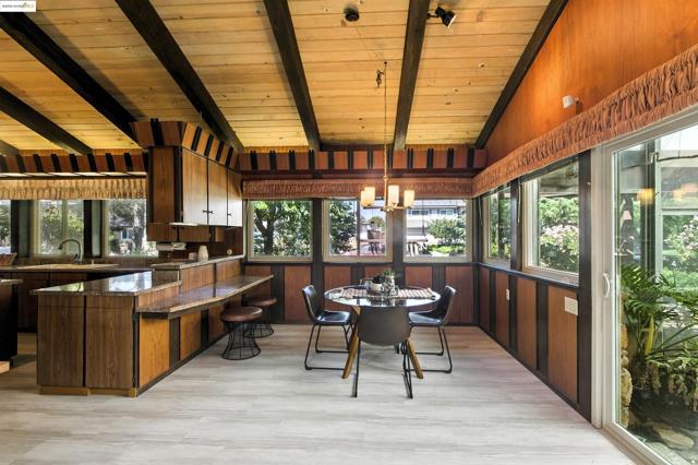 3112 View Drive, Antioch CA: https://media.crmls.org/mediaz/02d04dac-8477-4da7-bb9a-378ca2cb4008.jpg