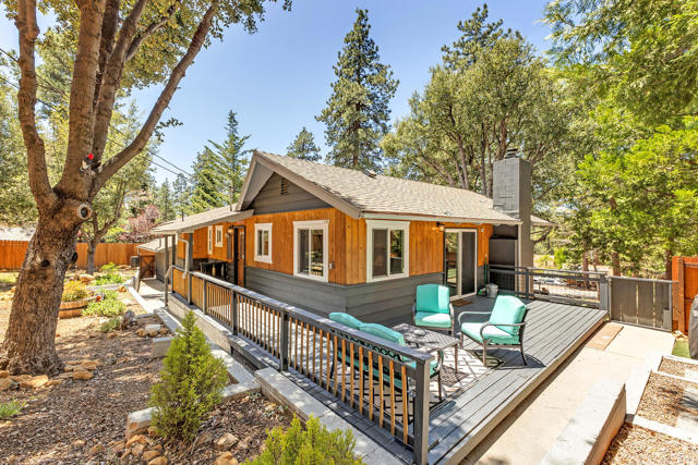 25440 Rim Rock Road, Idyllwild CA: https://media.crmls.org/mediaz/02d0d895-dd93-4256-bb0f-5215500b518b.jpg