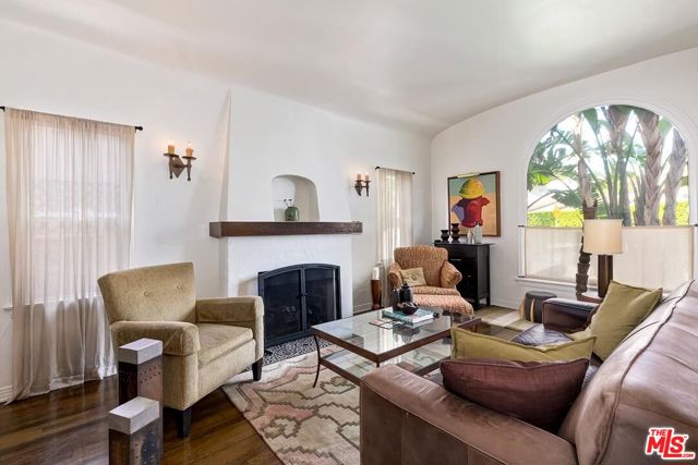 5990 Saturn Street, Los Angeles CA: https://media.crmls.org/mediaz/02d11141-394f-4864-9861-48aeb5f85de7.jpg