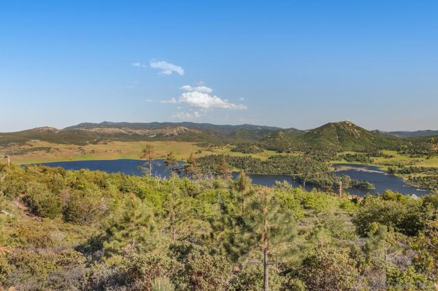 35750 Mountain Circle Drive, Julian CA: https://media.crmls.org/mediaz/02d1b116-8e7b-4ca3-9b29-3447451d7e6f.jpg