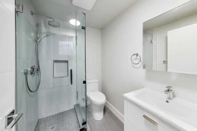 811 Oak Street, San Francisco CA: https://media.crmls.org/mediaz/02d1b50d-6e8d-4d96-9ca5-ca09fc12f3e9.jpg