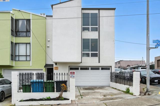 100 Byrne St, Daly City CA: https://media.crmls.org/mediaz/02d2ad28-0e76-45c6-a884-5f899fcc838f.jpg