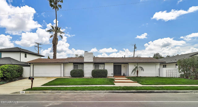 168 E Gainsborough Road, Thousand Oaks CA: https://media.crmls.org/mediaz/02d30010-3daa-424c-860f-4b6294727856.jpg