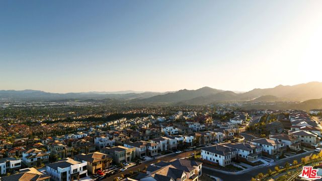 20216 W Albion Way, Porter Ranch CA: https://media.crmls.org/mediaz/02d360a8-19ee-40fd-bb72-6555cf91cc6e.jpg