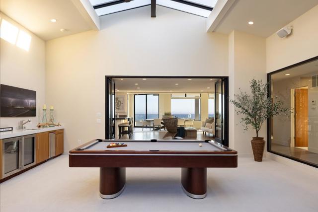 2900 E Cliff Drive, Santa Cruz CA: https://media.crmls.org/mediaz/02d3de18-1bd8-4143-802c-71cc8ceba65e.jpg