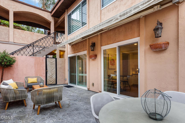 1200 S Orange Grove Boulevard, Pasadena CA: https://media.crmls.org/mediaz/02d473e4-7cc4-459e-aa17-2203d98f7916.jpg