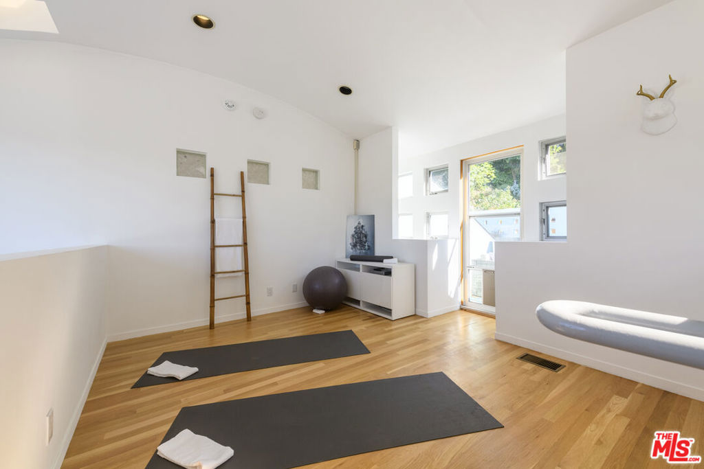 12236 LAUREL TERRACE DriveStudio City img 19