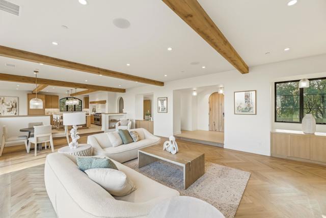 Detail Gallery Image 7 of 72 For 8341 La Jolla Scenic Dr, La Jolla,  CA 92037 - 5 Beds | 5/1 Baths