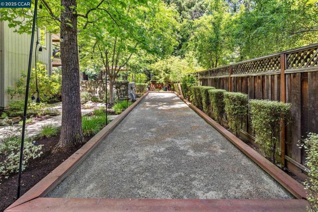 210 Still Creek Rd, Danville CA: https://media.crmls.org/mediaz/02d61568-e39b-4bbf-ae60-c5a0276c8f77.jpg