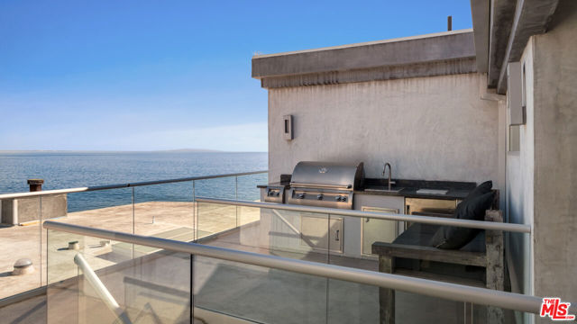 26050 Pacific Coast Highway, Malibu CA: https://media.crmls.org/mediaz/02d663bc-dae0-4b2a-8ffd-de2b0d132df7.jpg