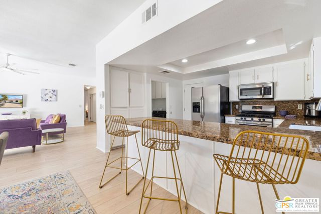 1489 E Francis Drive, Palm Springs CA: https://media.crmls.org/mediaz/02d672a5-029f-4c3f-852b-89853ab61be0.jpg