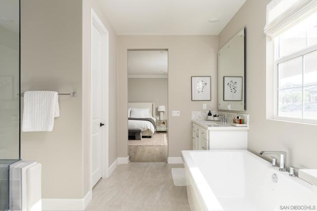 17582 Boca Raton Ln, Poway CA: https://media.crmls.org/mediaz/02d6734c-84b6-44ae-8cd7-258beca52265.jpg