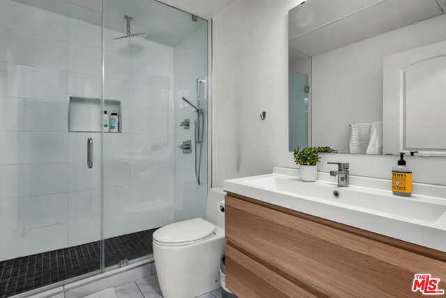 214 S Alexandria Avenue, Los Angeles CA: https://media.crmls.org/mediaz/02d7f5d2-ba1b-426c-982e-220bc63b4bd7.jpg