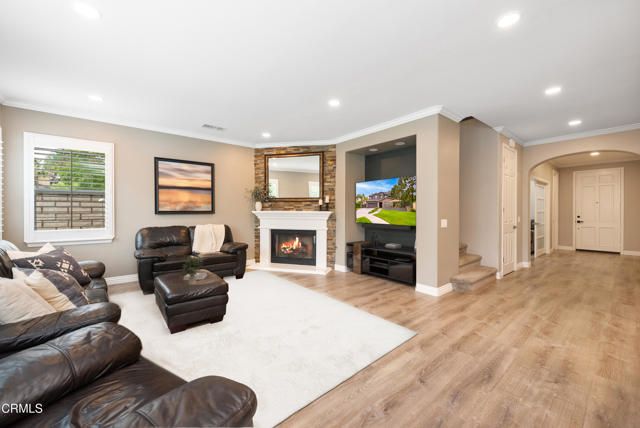 321 Town Forest Court, Camarillo CA: https://media.crmls.org/mediaz/02d810b5-211f-4e20-813a-b8981f35f629.jpg