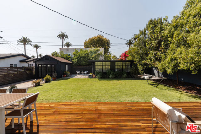 2709 S Harcourt Avenue, Los Angeles CA: https://media.crmls.org/mediaz/02d82f68-eb2c-4a0f-8d97-d783afcb269b.jpg