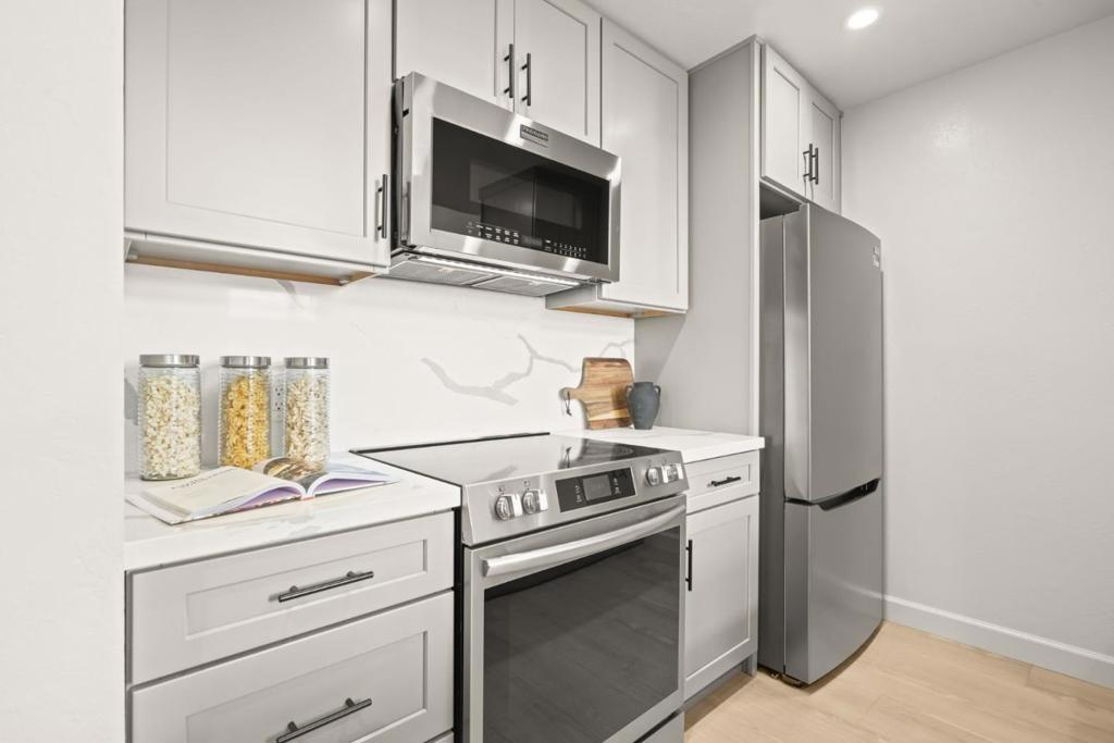 02D84849 4856 4489 941E 32F000726301 2101 Shoreline Drive #437, Alameda, Ca 94501 &Lt;Span Style='BackgroundColor:transparent;Padding:0Px;'&Gt; &Lt;Small&Gt; &Lt;I&Gt; &Lt;/I&Gt; &Lt;/Small&Gt;&Lt;/Span&Gt;