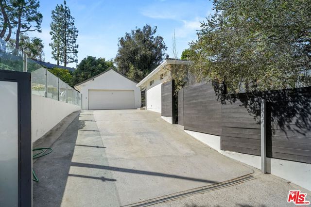 Details for 15430 Mulholland Drive, Los Angeles, CA 90077