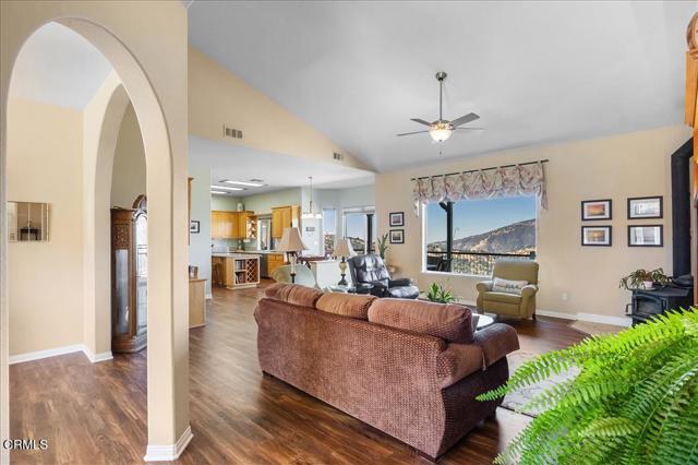 Detail Gallery Image 6 of 63 For 30730 Fox Ridge Ct, Tehachapi,  CA 93561 - 4 Beds | 3 Baths