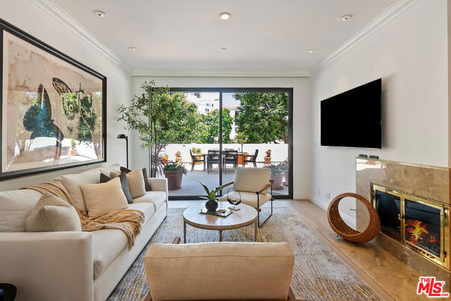 2102 Century Park Lane, Los Angeles CA: https://media.crmls.org/mediaz/02dc680f-c770-4188-8cae-c2c43b0750e5.jpg
