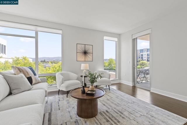 555 Ygnacio Valley Rd, Walnut Creek CA: https://media.crmls.org/mediaz/02dc6b67-aaf0-4159-b893-dbc27c07f720.jpg