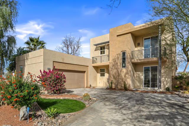 4315 Vantage Lane, Palm Springs CA: https://media.crmls.org/mediaz/02dc7bd6-c6b1-416b-88ec-a8c9bfa76cb5.jpg