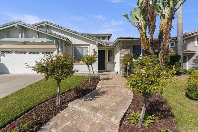 987 Palencia Ct, Chula Vista CA: https://media.crmls.org/mediaz/02dcc40c-49dd-424b-a754-577d9e1d5b26.jpg