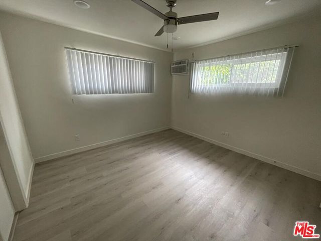 553 N Flores Street, West Hollywood CA: https://media.crmls.org/mediaz/02ddbde0-2d7b-4891-8b7a-4f0817dbea17.jpg