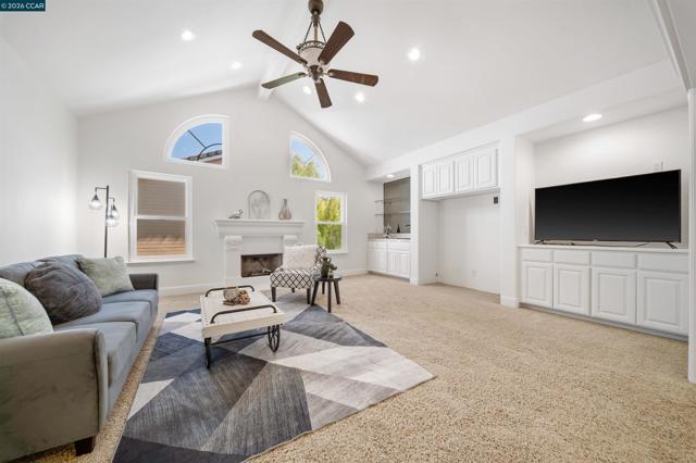 Image 39 of 60 For 812 Beaver Creek Ct