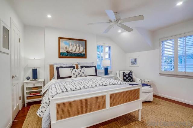 75 Corinthian Walk, Long Beach CA: https://media.crmls.org/mediaz/02deb94c-ee8a-4c85-b666-5bb56c629780.jpg