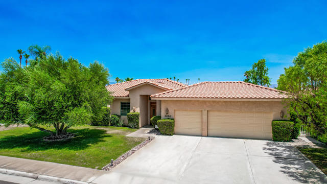 2450 Quincy Way, Palm Springs CA: https://media.crmls.org/mediaz/02dec473-50b3-4b8e-b784-0ed0154029d1.jpg