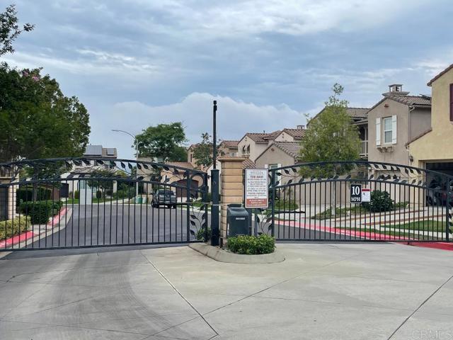 307 Calle De Portola, San Marcos CA: https://media.crmls.org/mediaz/02ded44a-787f-48a3-9546-21b4eb2bd8fa.jpg