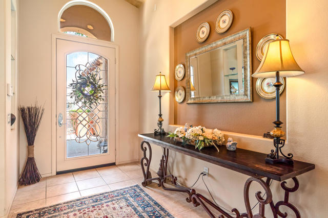 17 Corte Del Sol, Rancho Mirage CA: https://media.crmls.org/mediaz/02dedc39-e8c3-4456-9081-f6237a3adddc.jpg