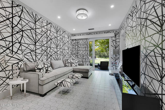2259 Melford Court, Westlake Village CA: https://media.crmls.org/mediaz/02deffde-affc-42f0-aa7f-6ea03f899b7c.jpg